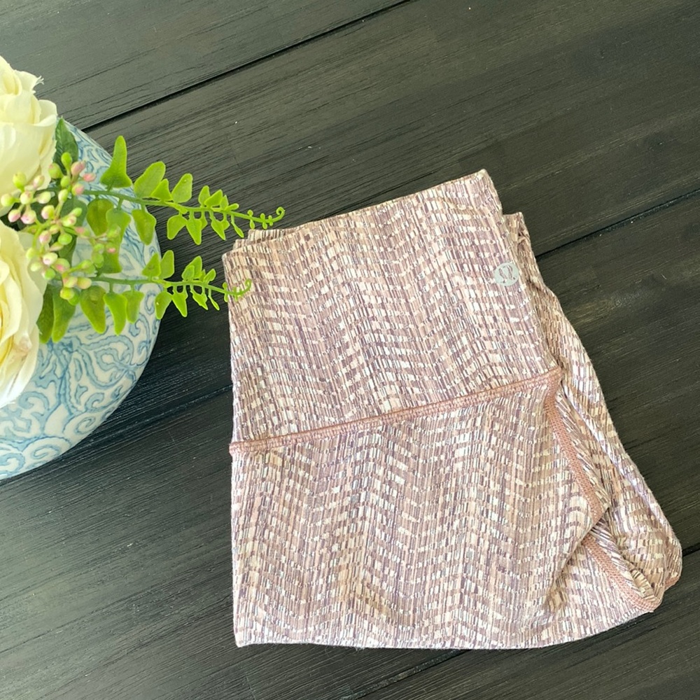 Lululemon size 6 leggings